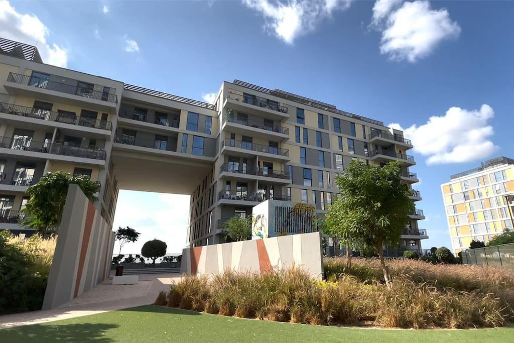 Elite Lux Homes - Modern 1br Amenities In Production * Dubai