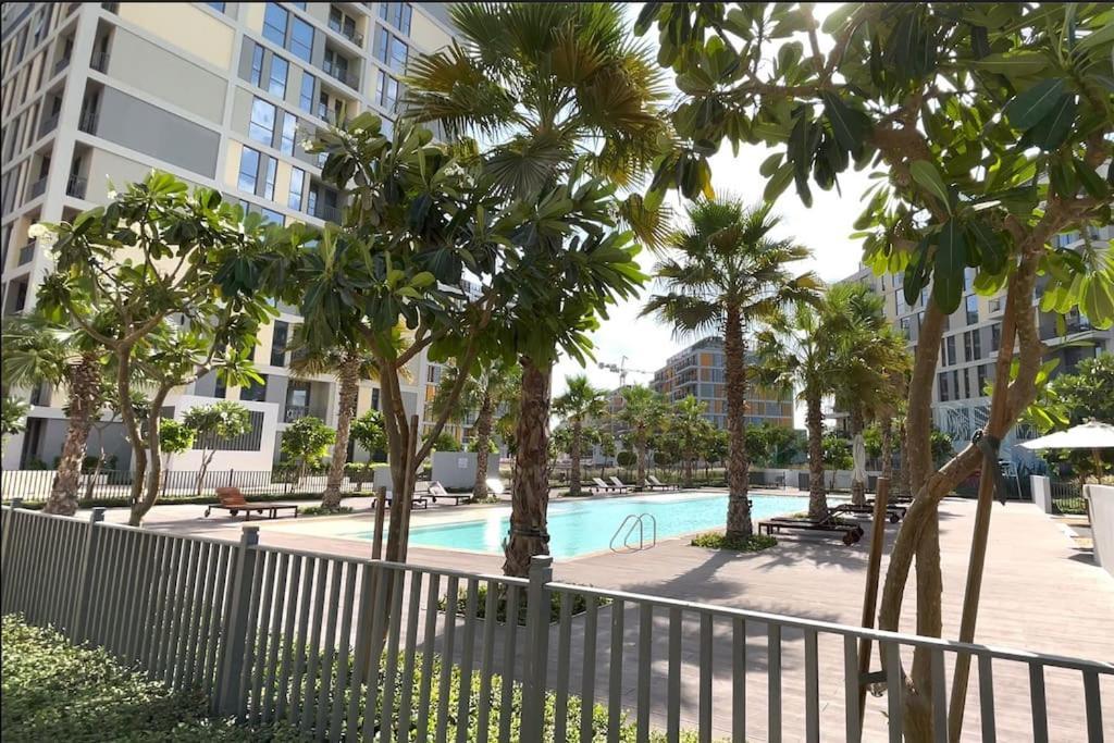 Elite Lux Homes - Modern 1br Amenities In Production Apartment Dubai