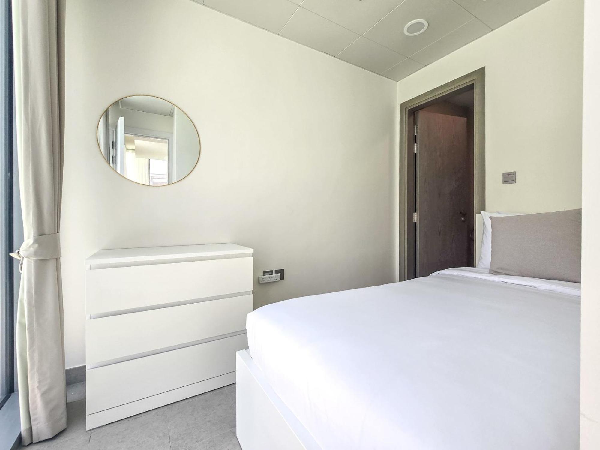 Easygo-luxury 2br & Maids With Lagoon View Dubai