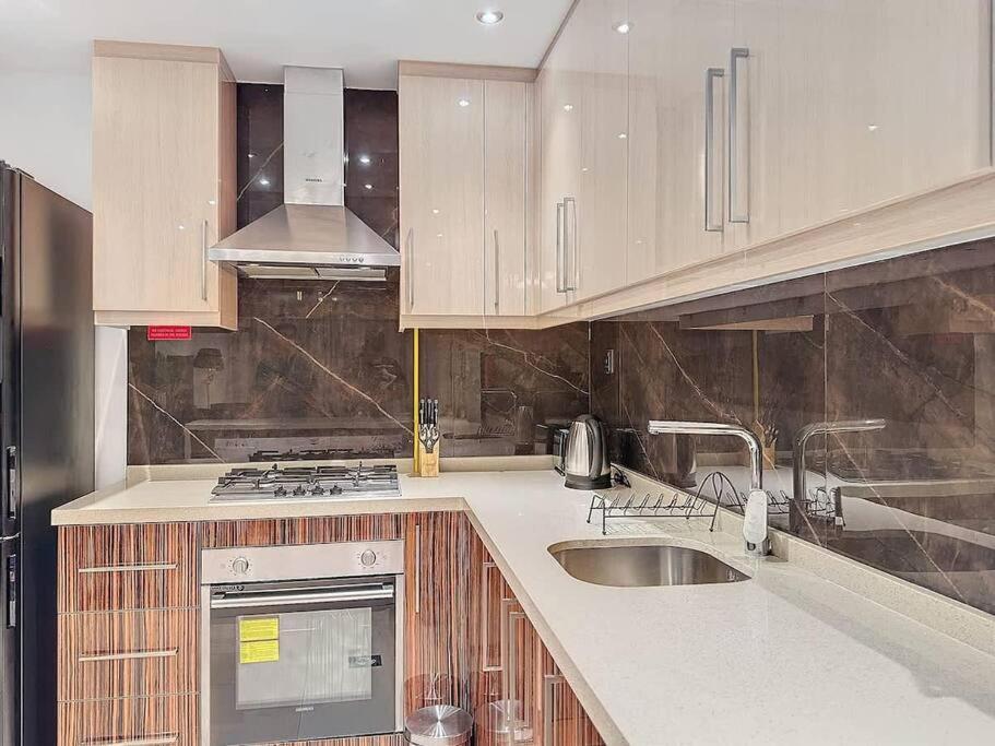 Apartamento Tick - King Skyline View With Pool & Sauna
