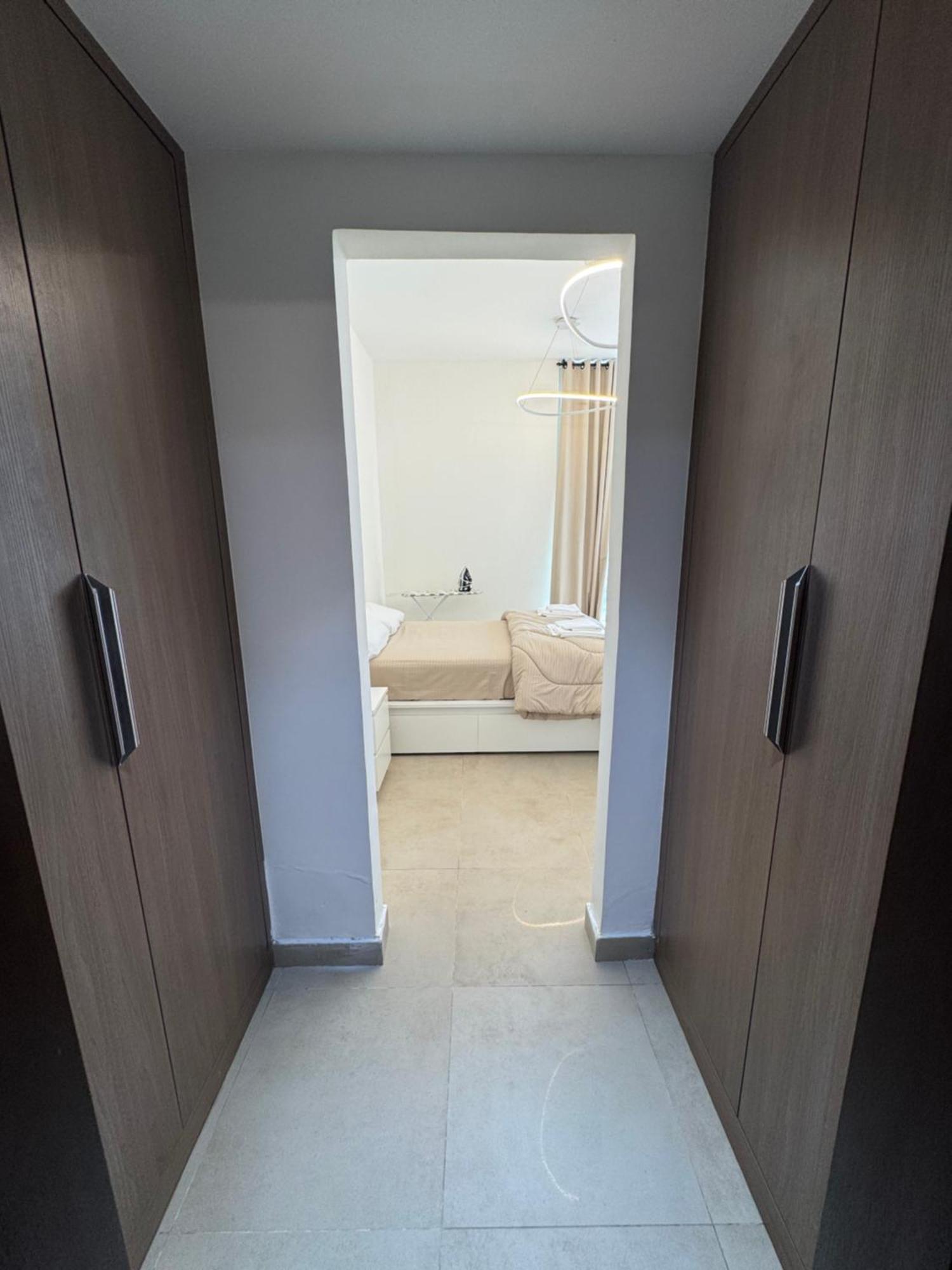 Cozy 1 Bedroom - Pool-gym, Close To Metro