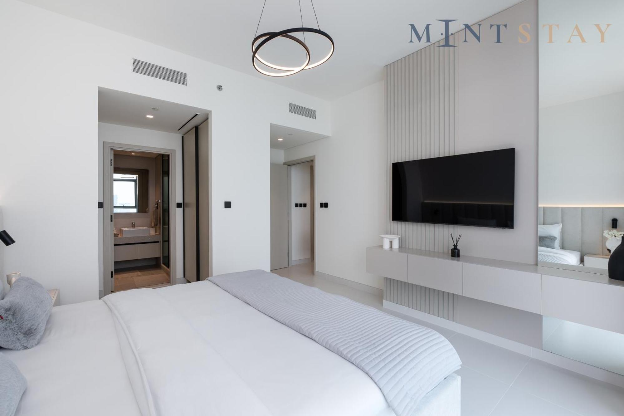 Marina Vista 2, Emaar Beachfront - Mint Apartment *