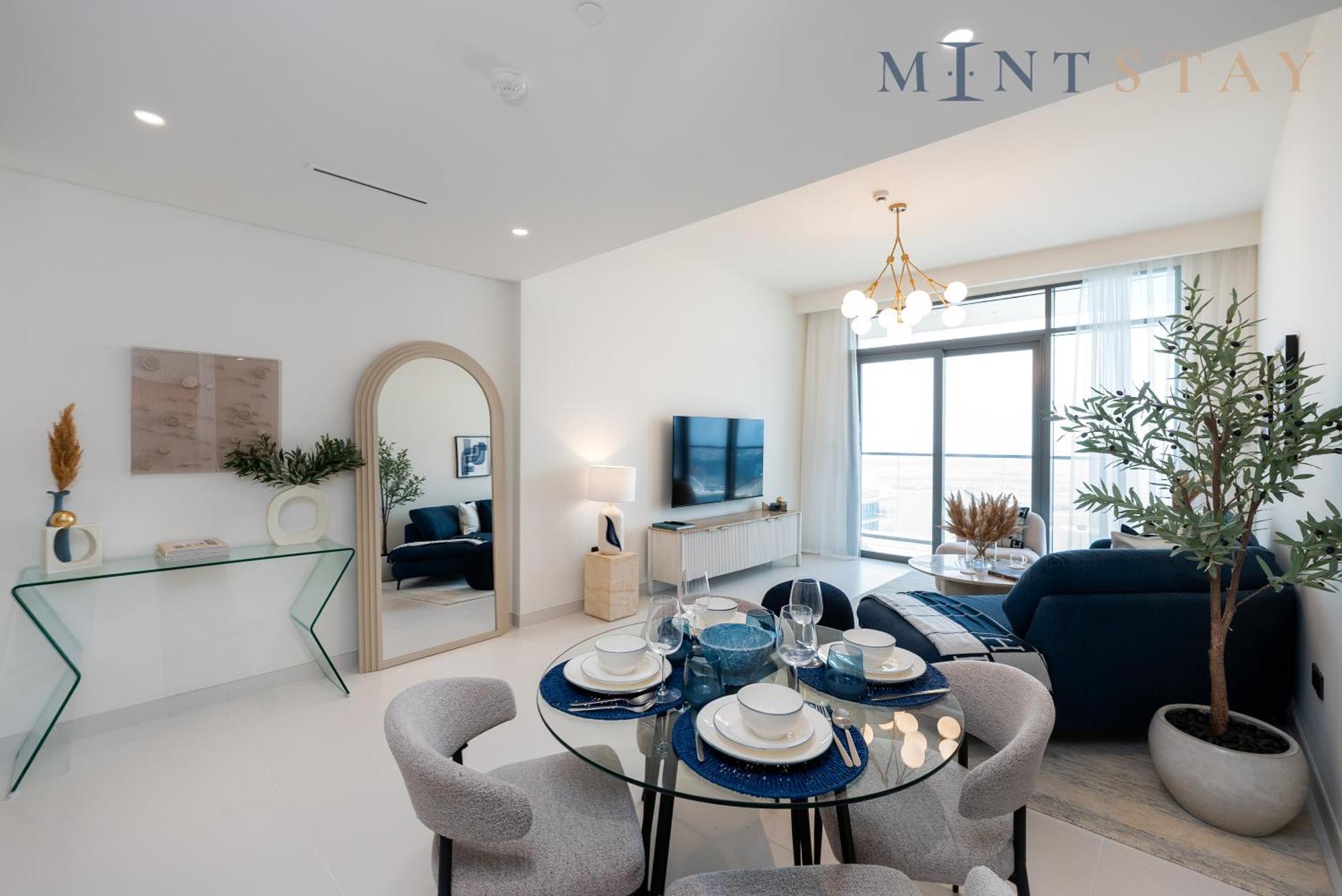 Marina Vista 2, Emaar Beachfront - Mint