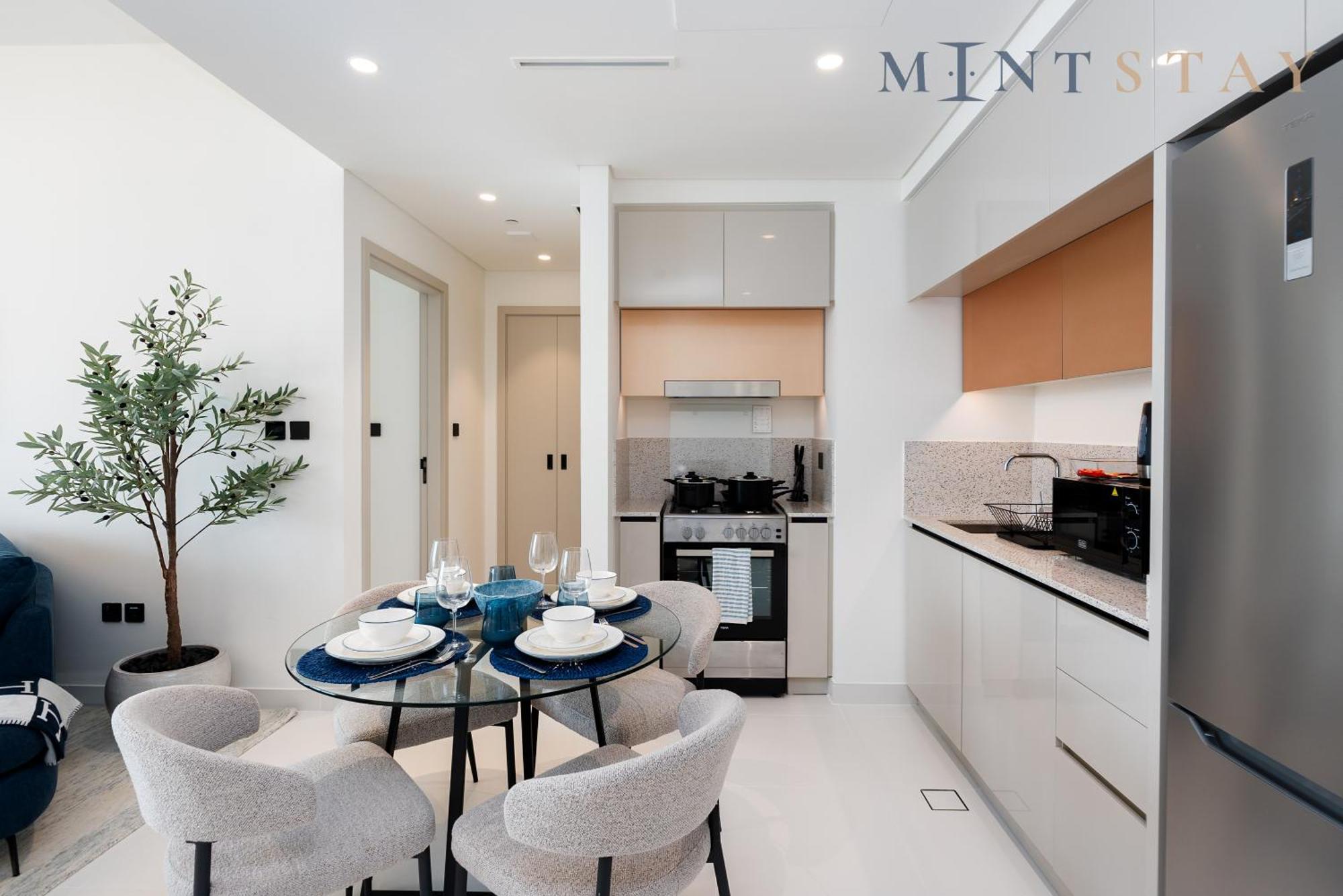 Apartment Marina Vista 2, Emaar Beachfront - Mint *