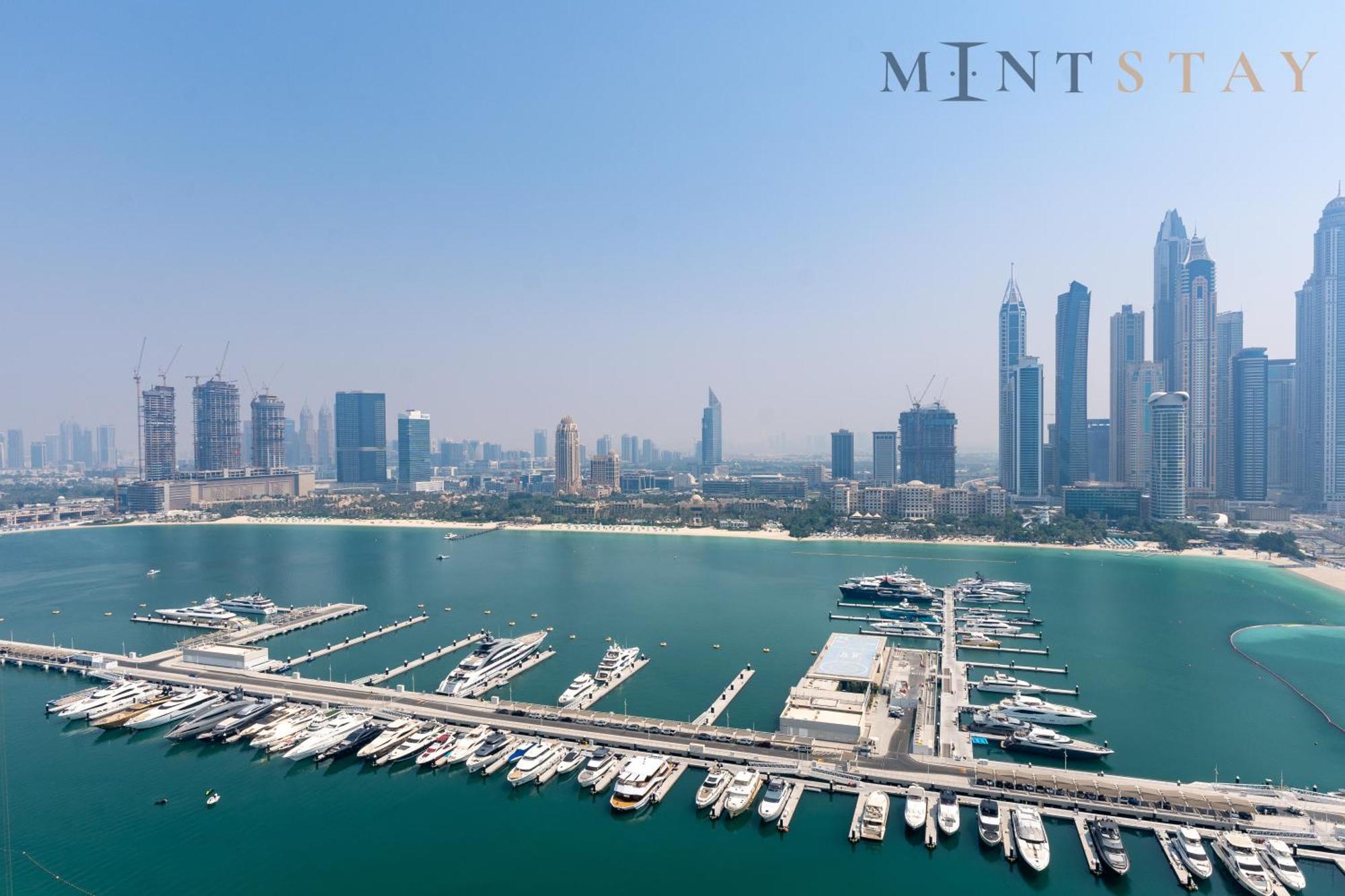 Marina Vista 2, Emaar Beachfront - Mint *