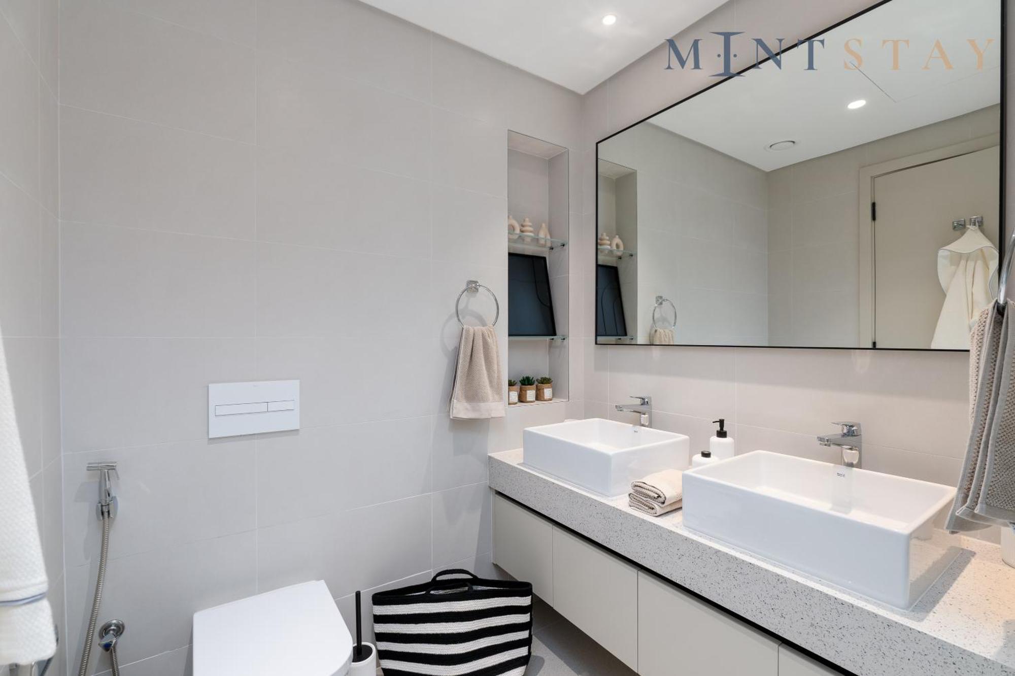Marina Vista 2, Emaar Beachfront - Mint Apartment
