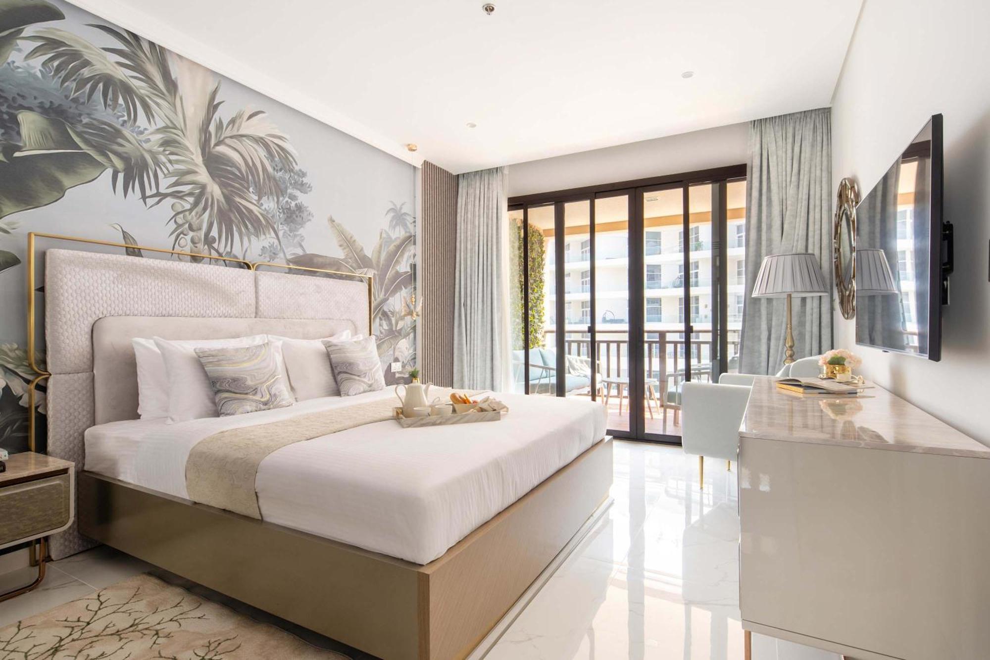Frank Porter - Royal Amwaj Residences South