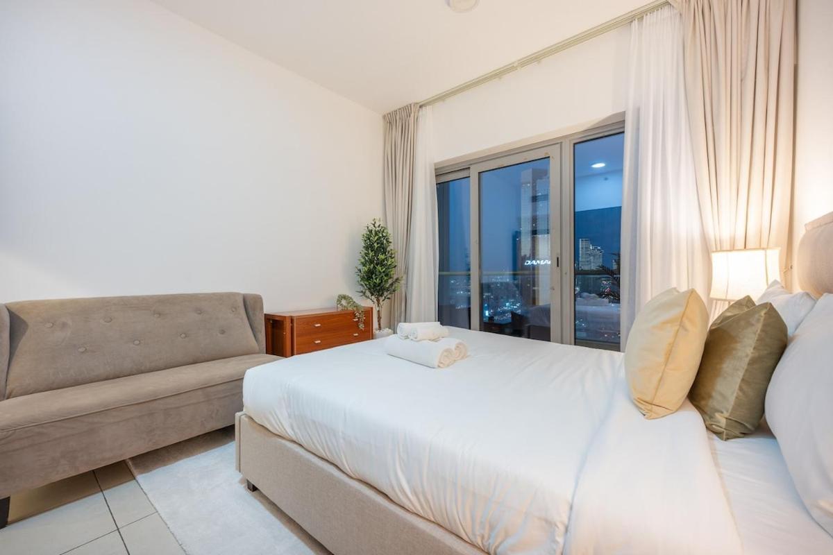 Apartment Classy 2-bedrooms With Vintage-inspired Furniture At Executive Tower M! *