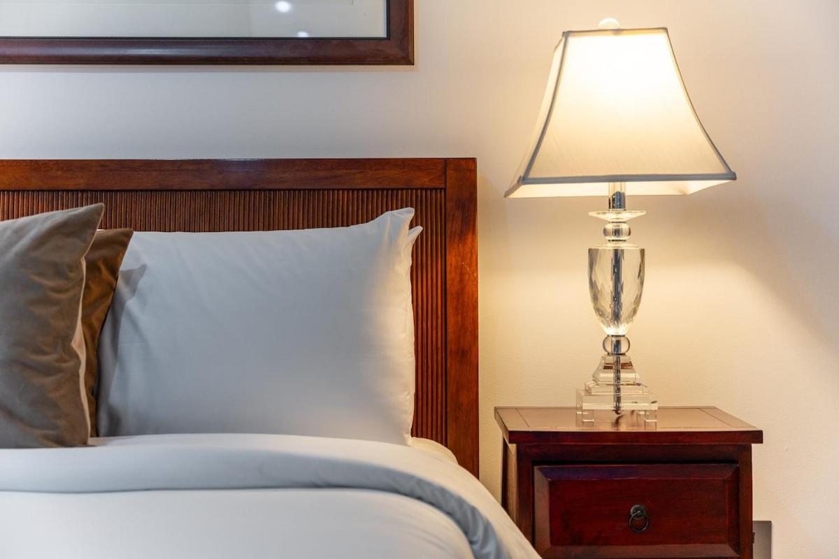 Classy 2-bedrooms With Vintage-inspired Furniture At Executive Tower M! *