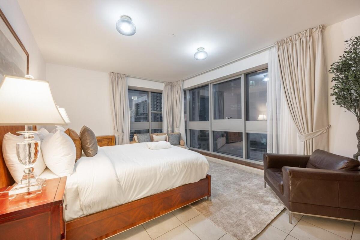 Classy 2-bedrooms With Vintage-inspired Furniture At Executive Tower M! * Dubai