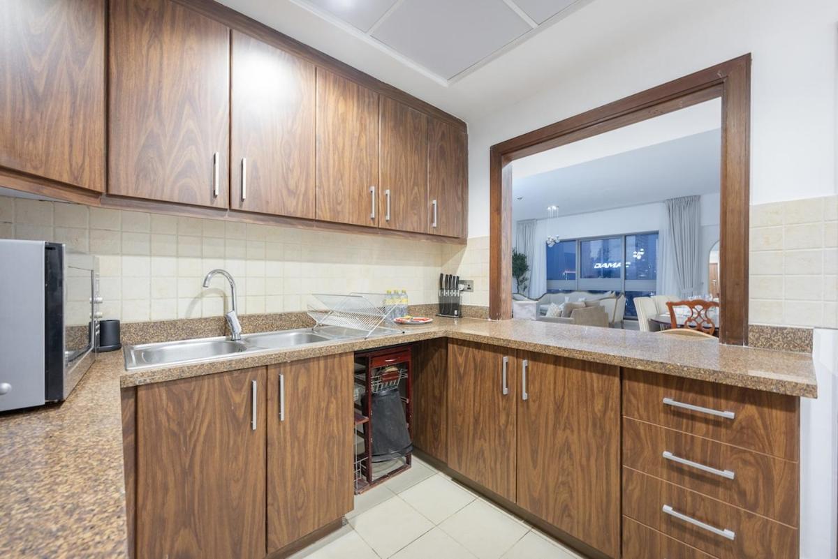 Apartment Classy 2-bedrooms With Vintage-inspired Furniture At Executive Tower M! *