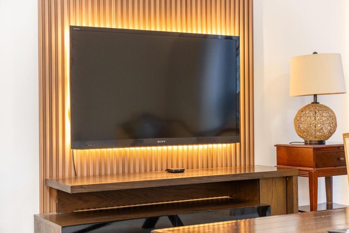 Classy 2-bedrooms With Vintage-inspired Furniture At Executive Tower M! Apartment Dubai