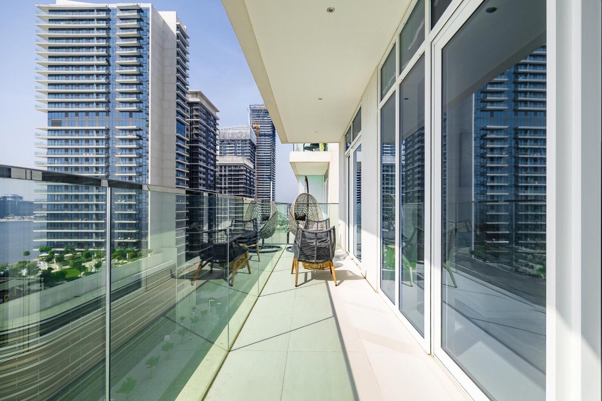 Apartment Modern With Private Access Dubai