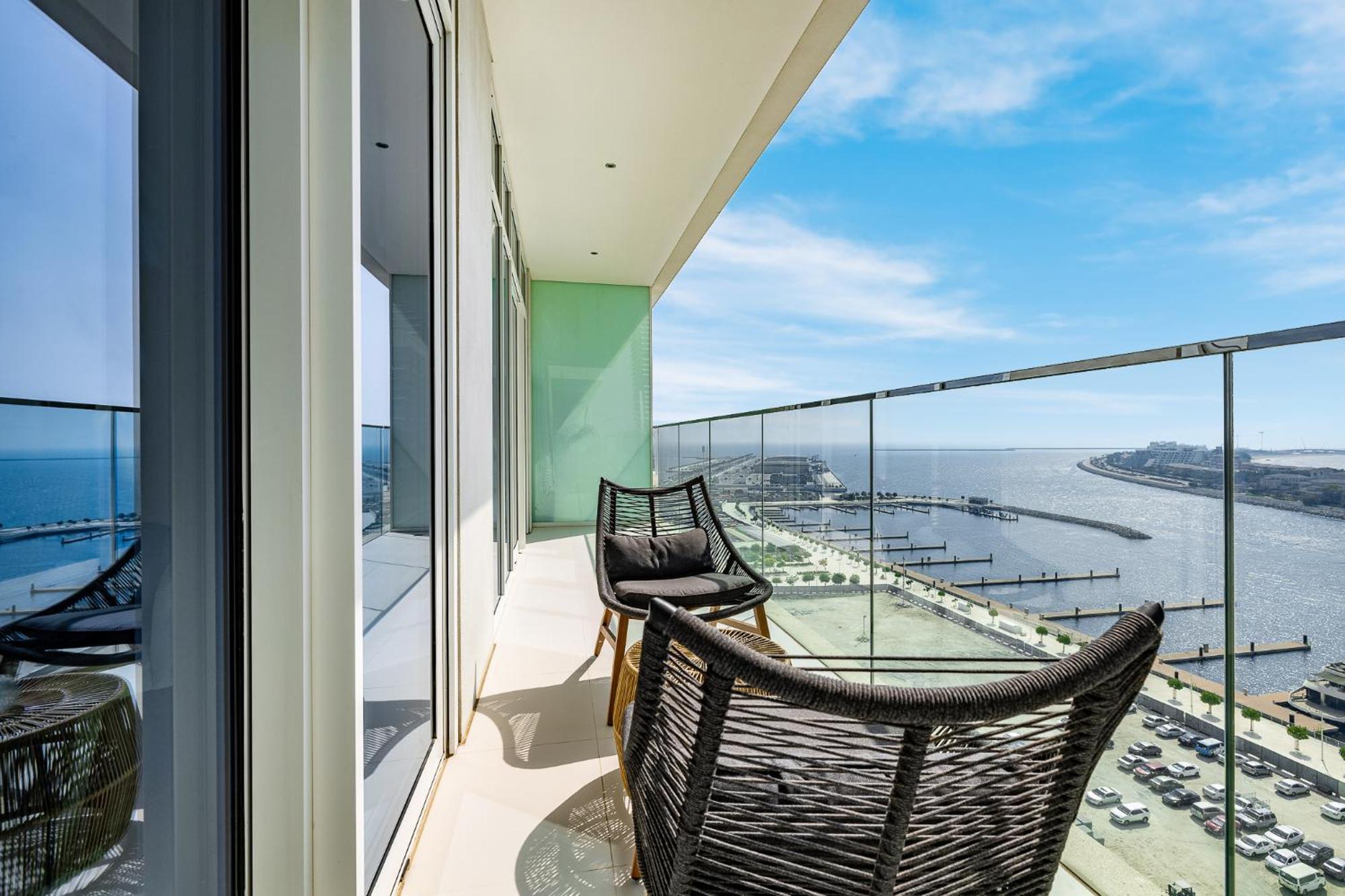 Apartment Modern With Private Access