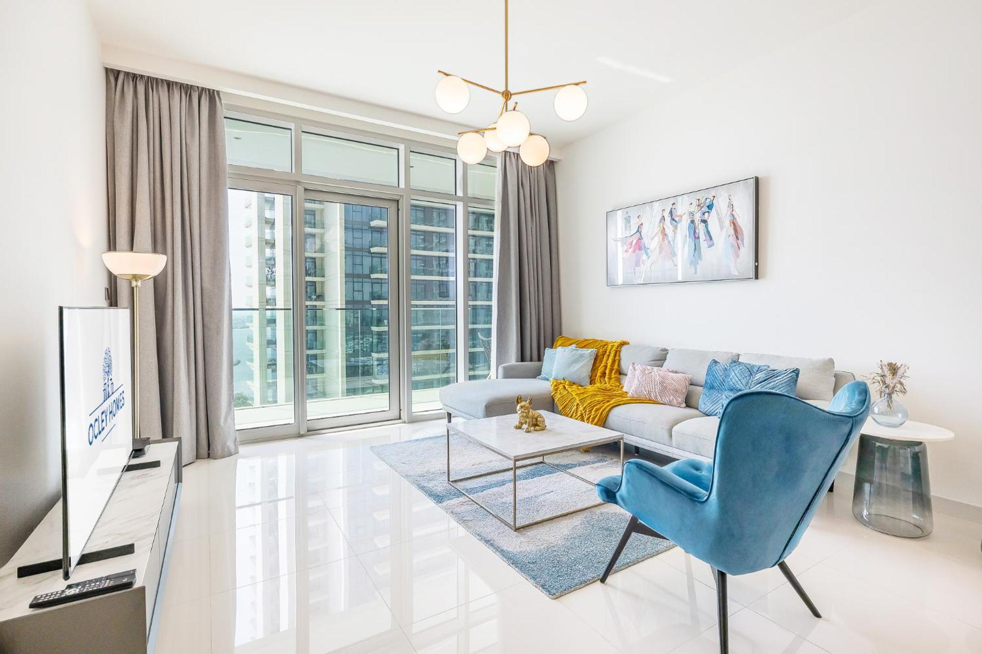 Modern With Private Access Apartment *