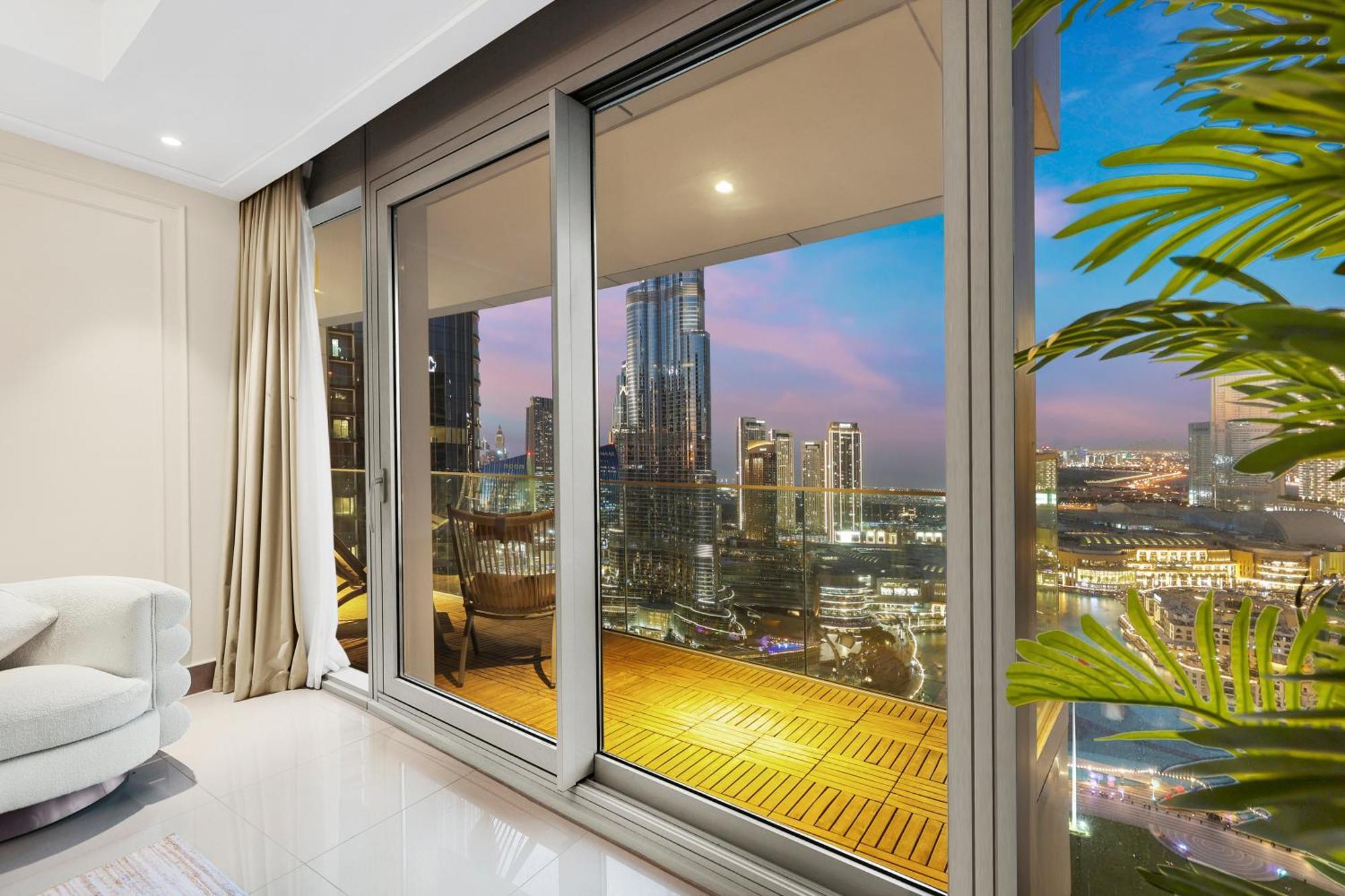 Apartment Luxury 3br With Burj Khalifa Views, Pool, Gym, And Free Parking