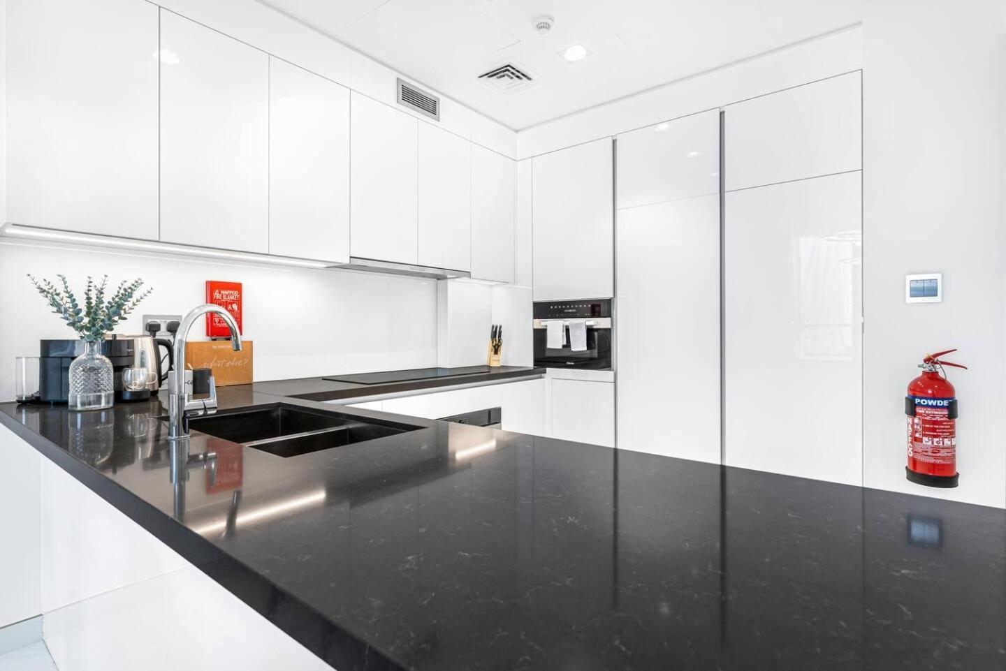Apartamento District One Residences 11 *