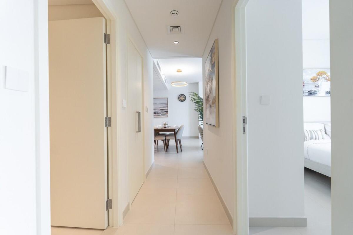 Awesome 2-bedroom With Iconic Views In Business Bay *
