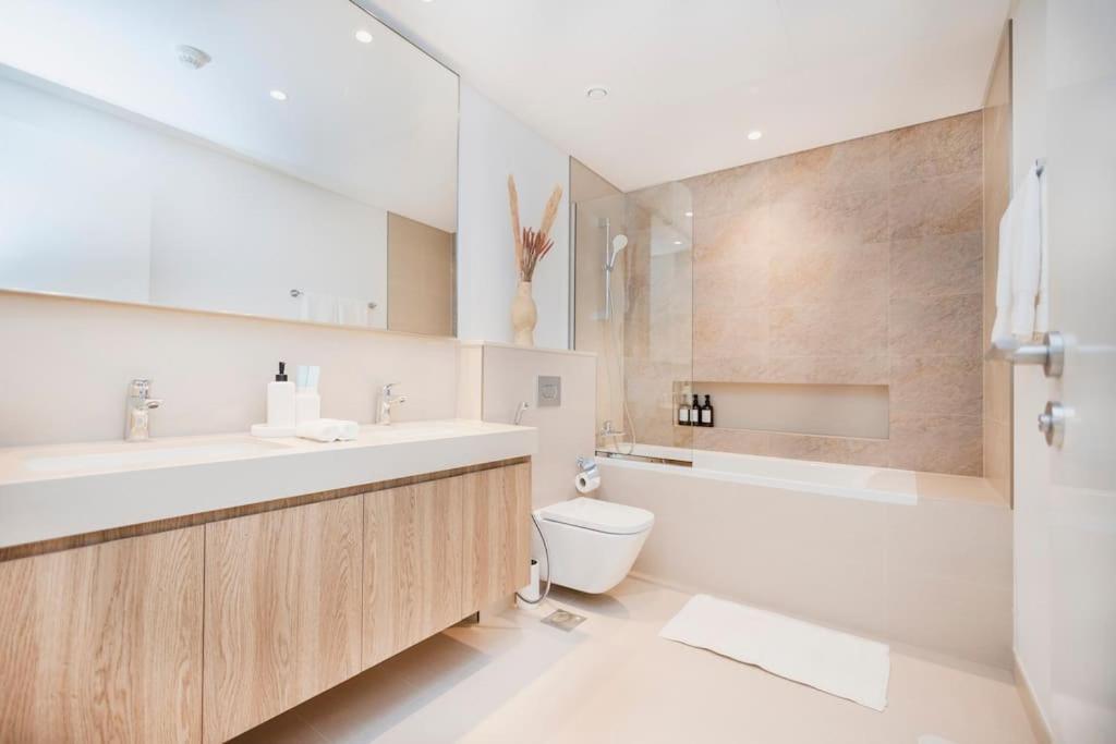 Apartment Beautiful View, Modern By Chi Living Dubai