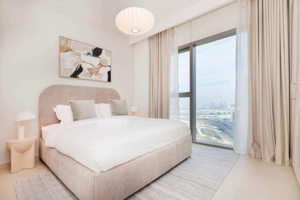 Beautiful View, Modern By Chi Living *