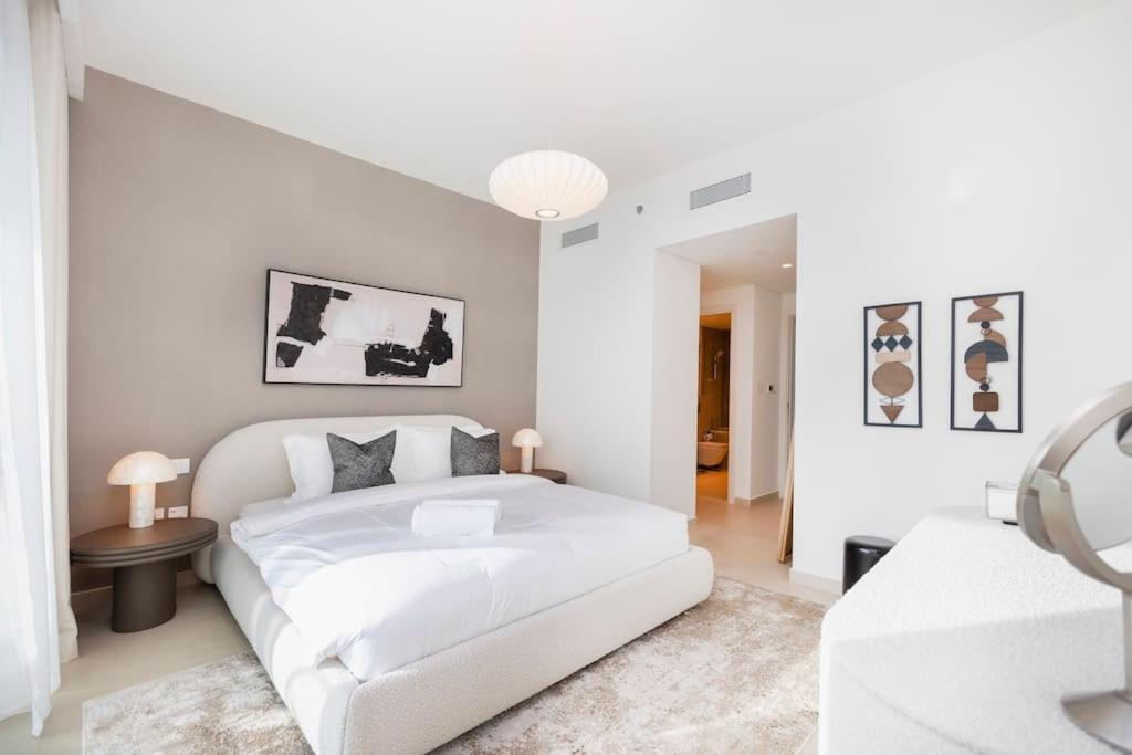 Apartment Beautiful View, Modern By Chi Living