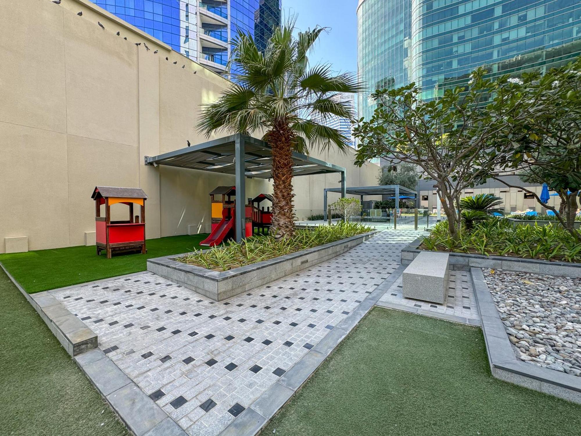 Discover Urban Chic -vibrant Life Dubai