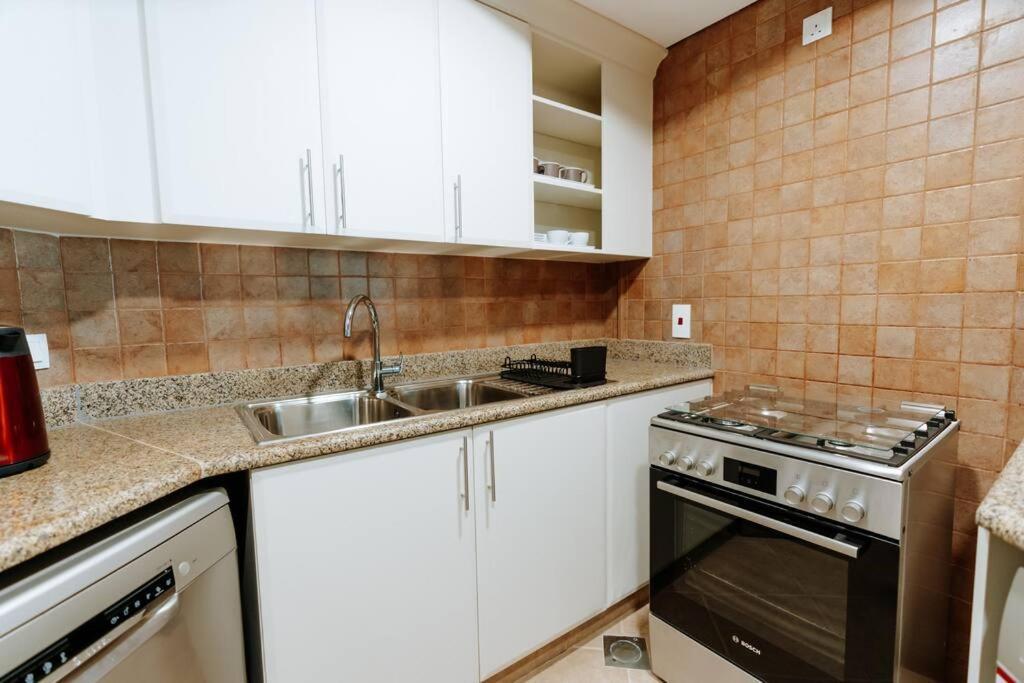 Elegant 1br Retreat With Ocean Views, Palm * Dubai