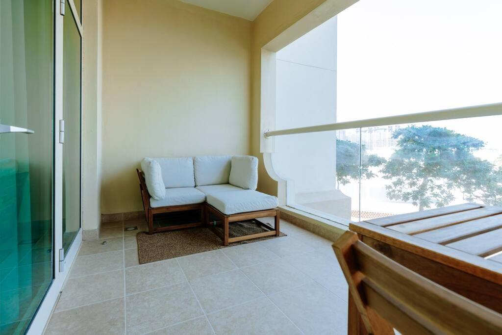 Elegant 1br Retreat With Ocean Views, Palm Apartment Dubai