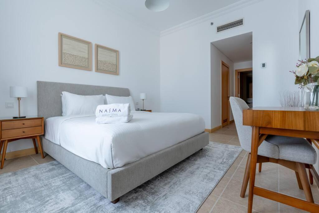 Elegant 1br Retreat With Ocean Views, Palm Dubai