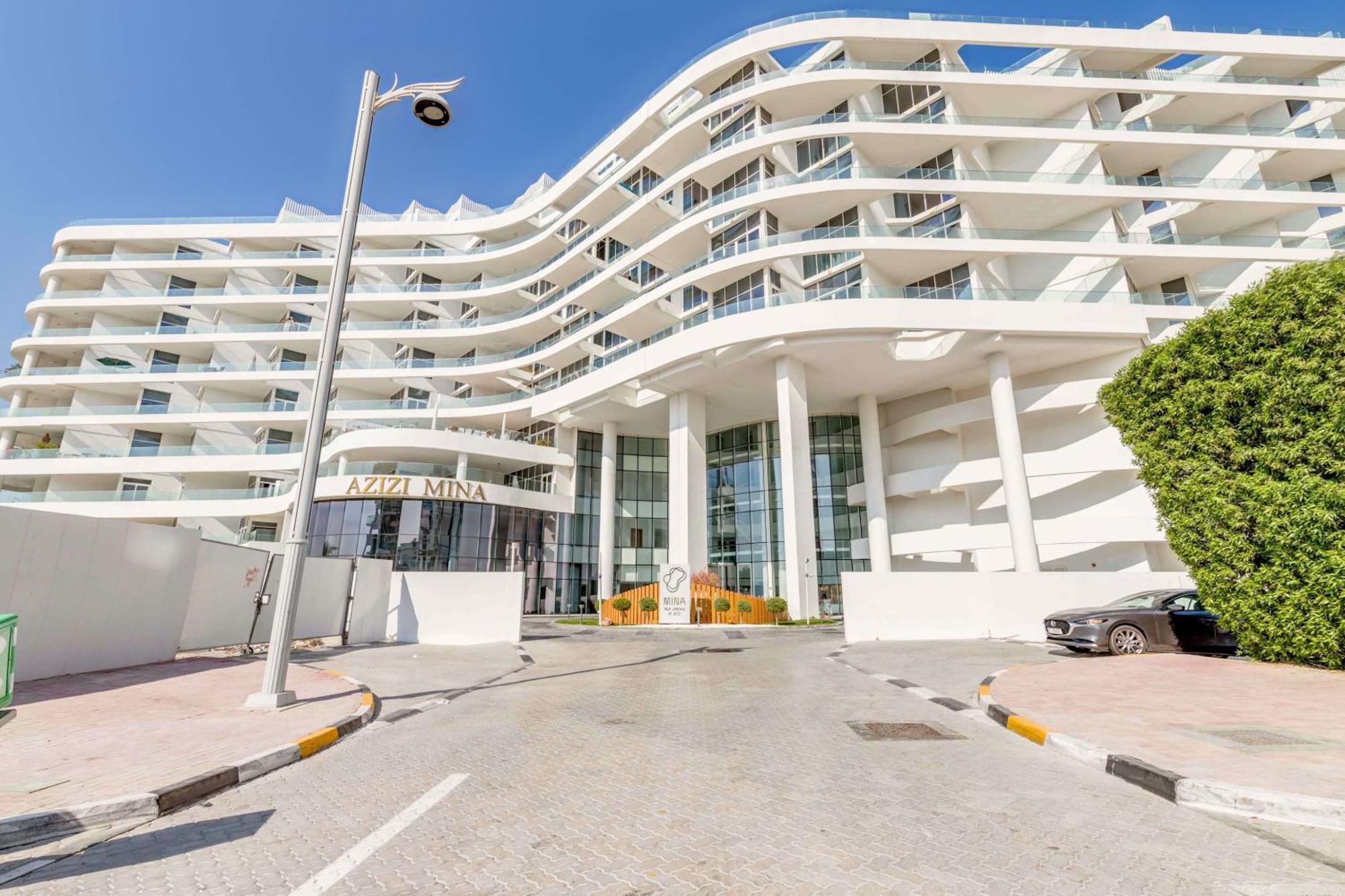 Luxury Azizi Mina Beachfront Apartment Dubai