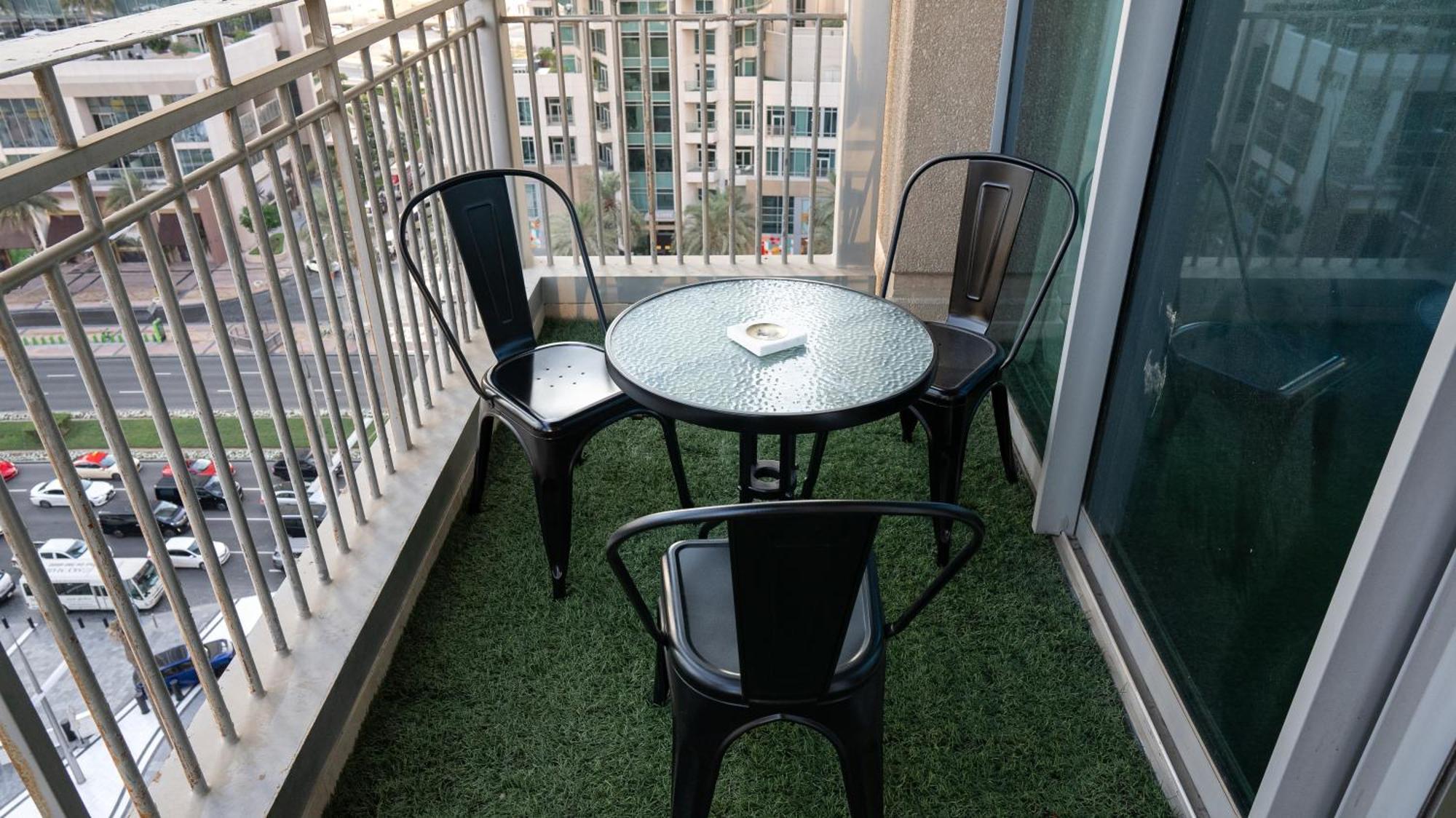 Modern Near Burj Khalifa Apartment Dubai