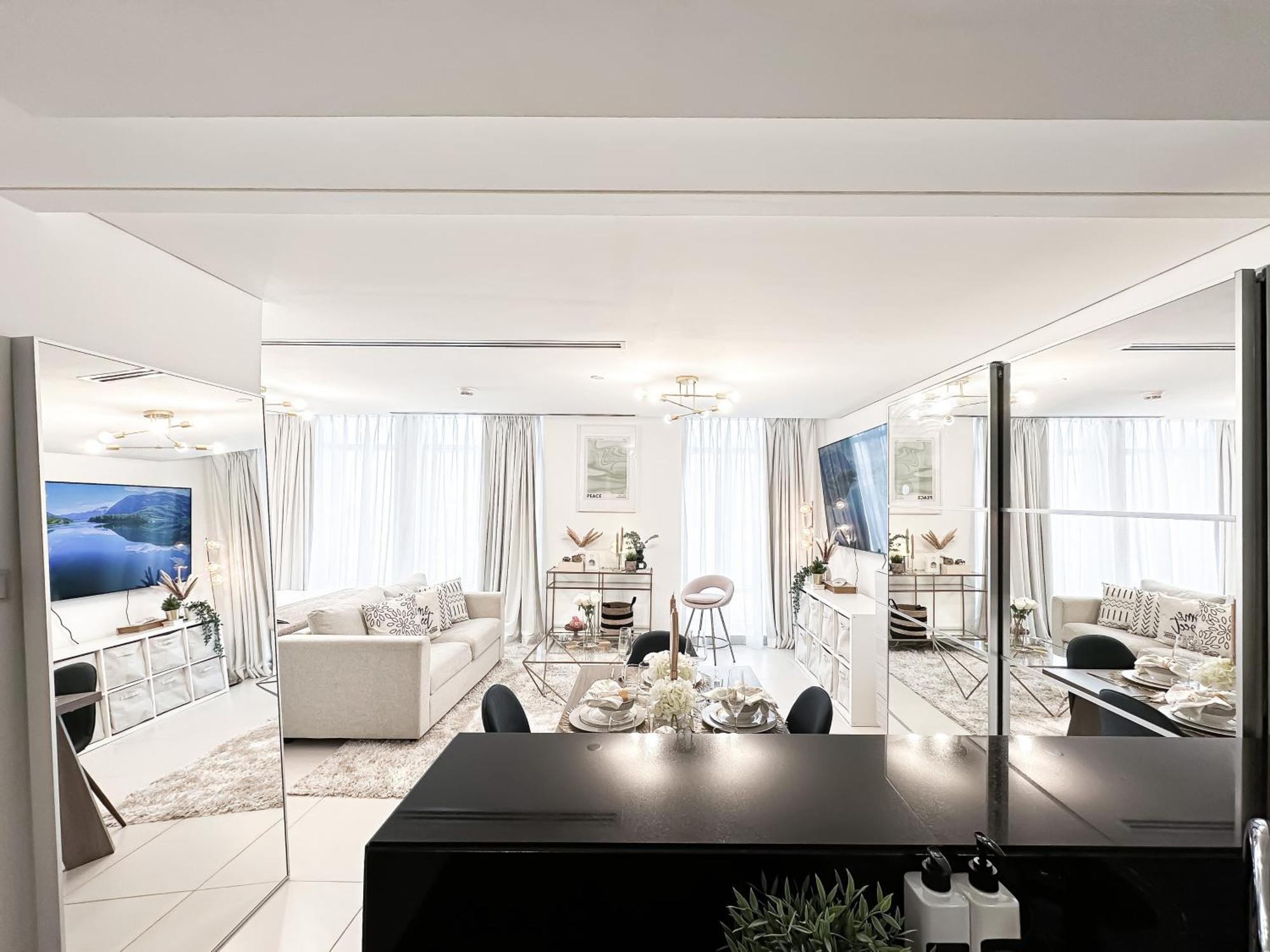 Dreamy Downtown W Boulevard Access Apartment Dubai
