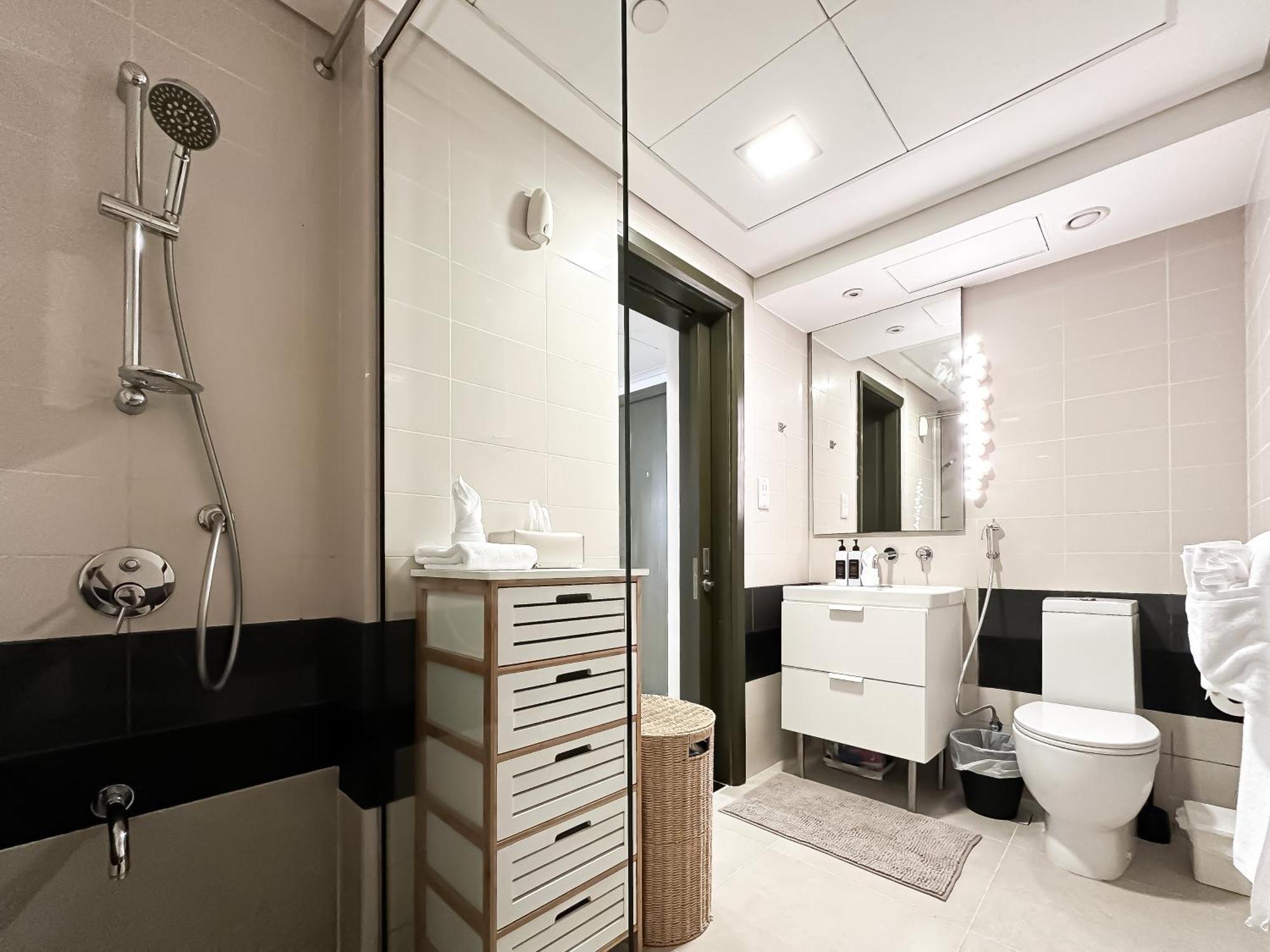 Dreamy Downtown W Boulevard Access Apartment