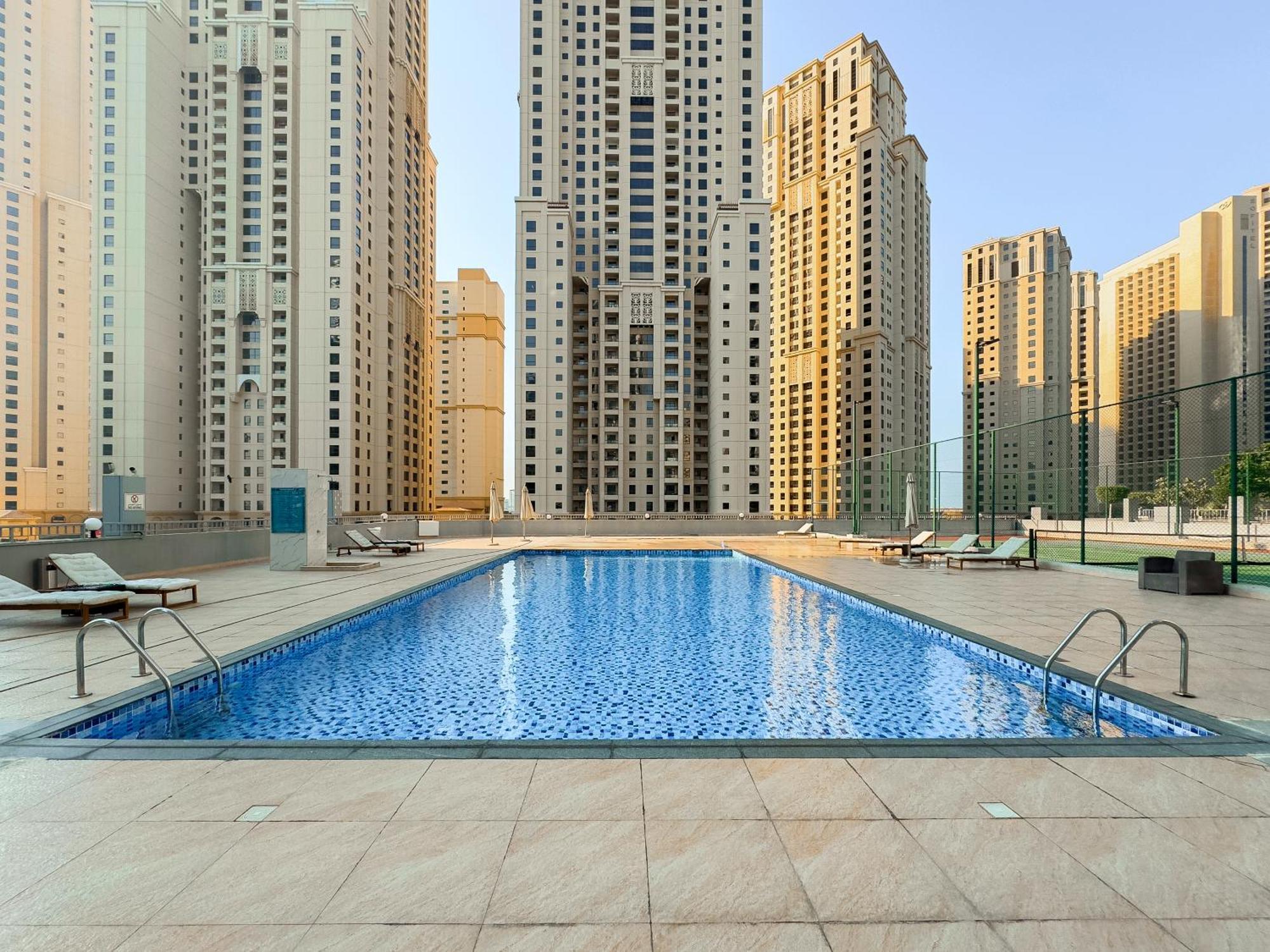 Walk To & Marina Mall - Marina 2bdr Daire Dubai