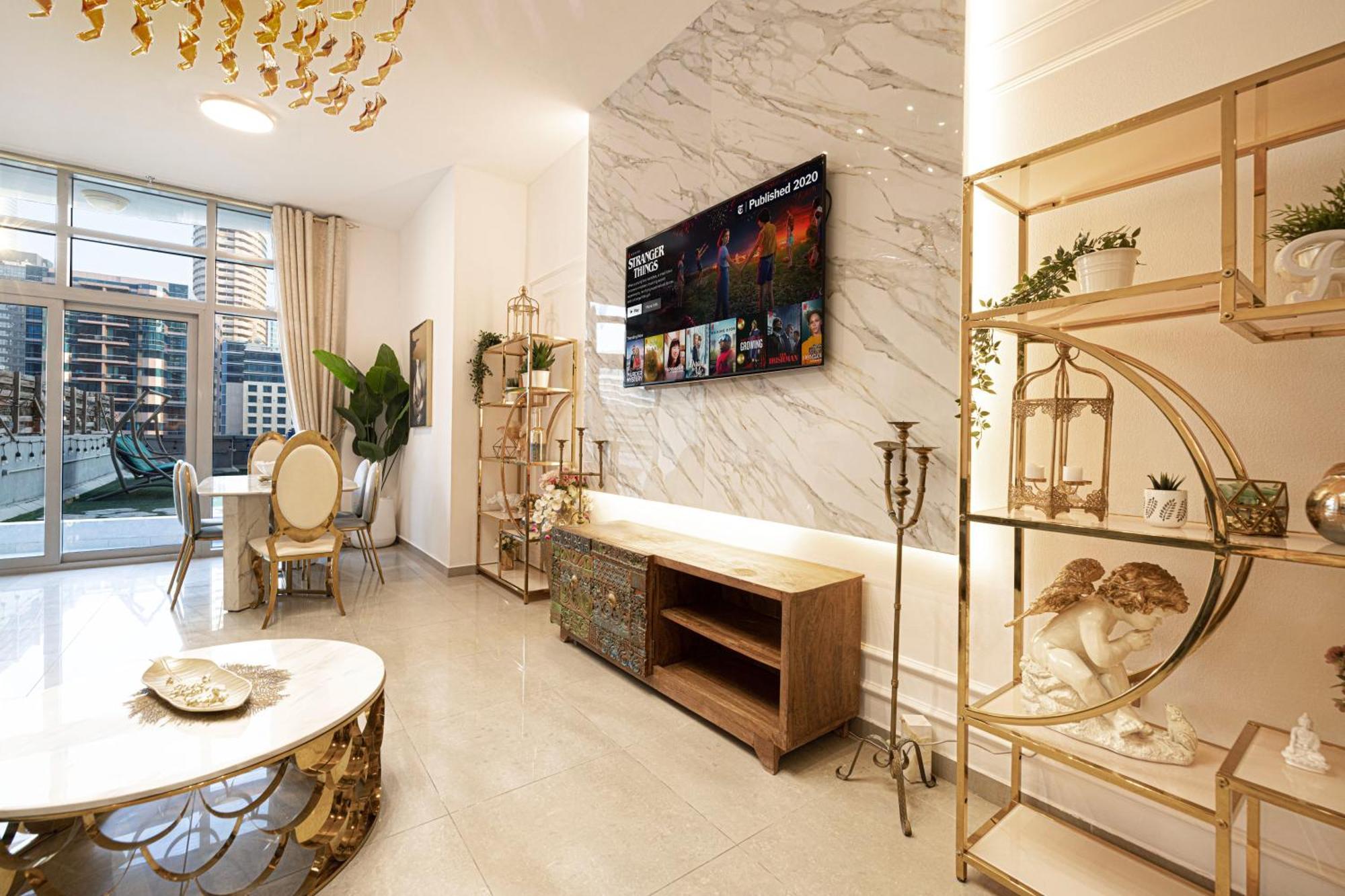 With Private Pool & Huge Terrace Overlooking The Marina *