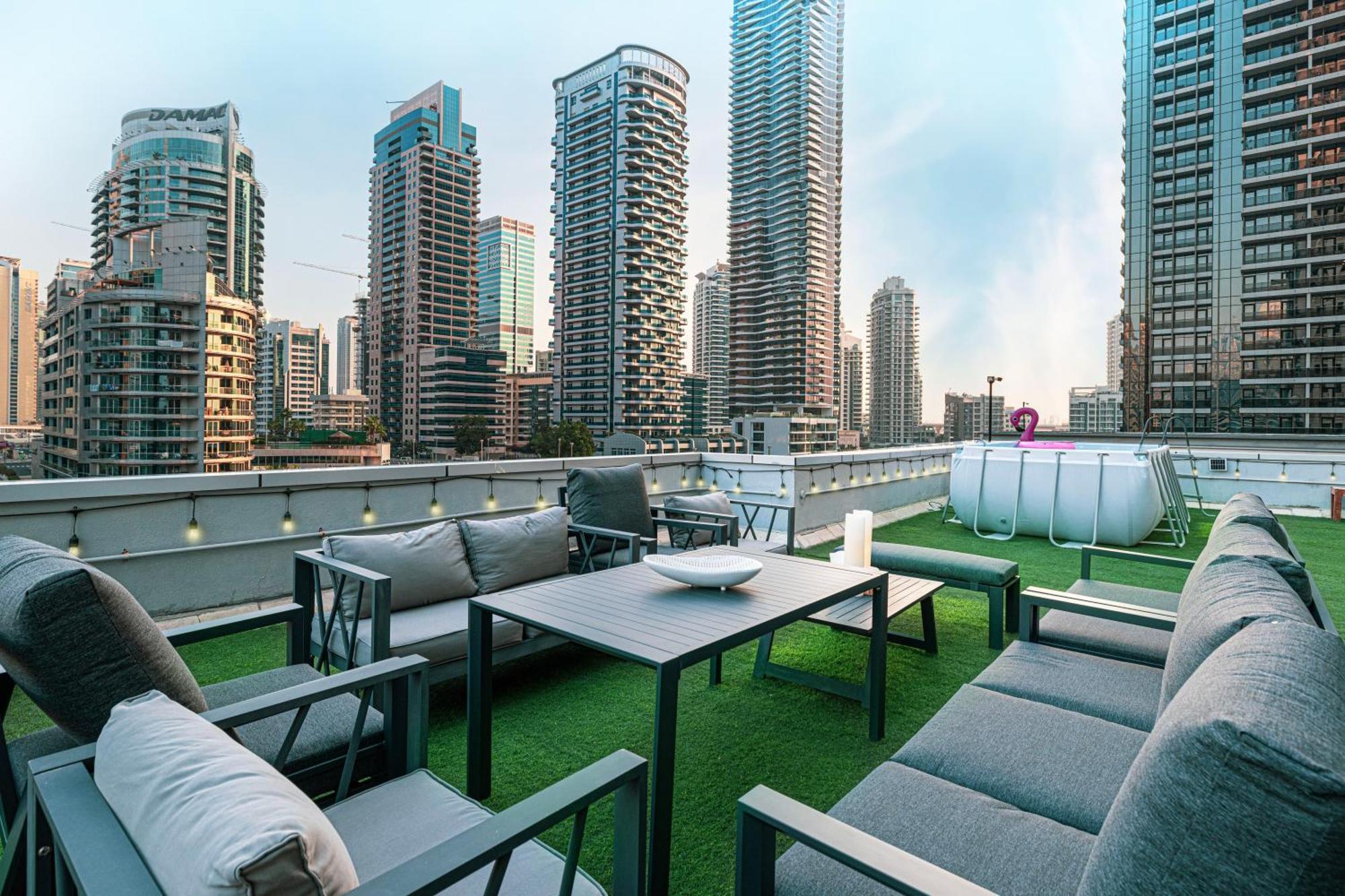 With Private Pool & Huge Terrace Overlooking The Marina