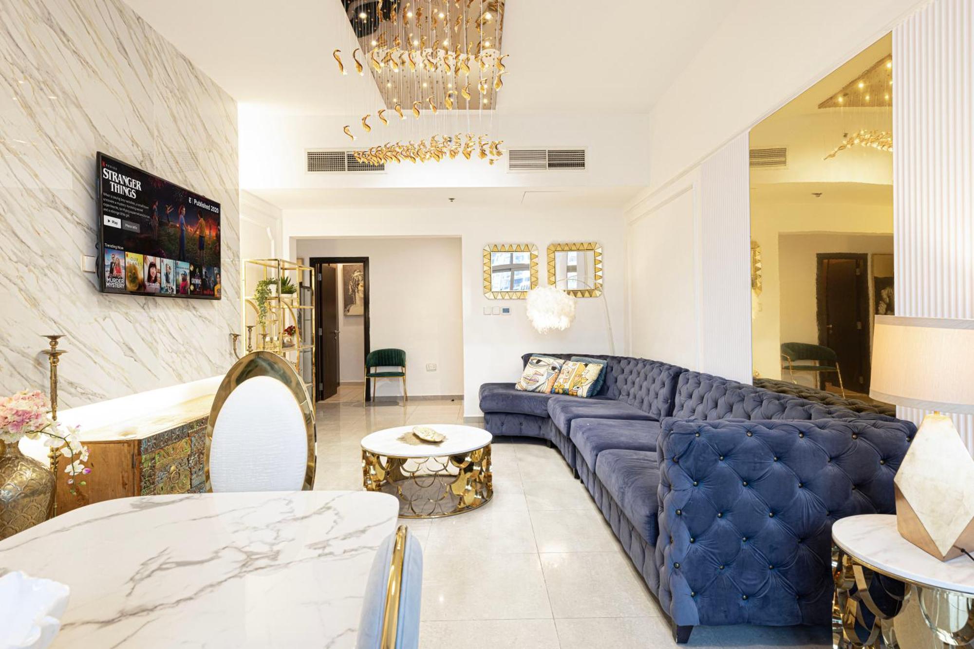 With Private Pool & Huge Terrace Overlooking The Marina *