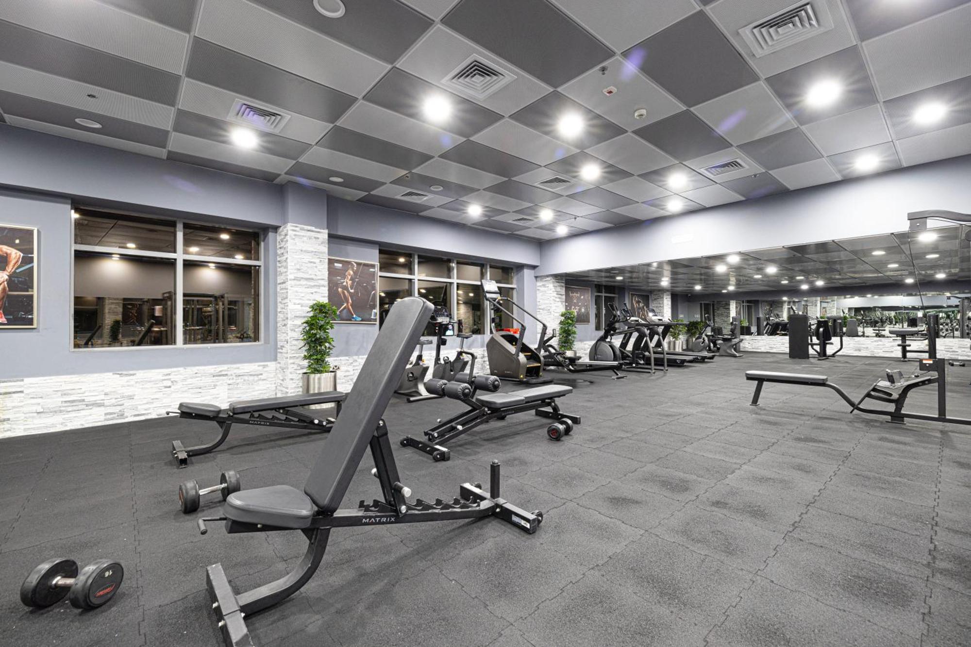 With Private Pool & Huge Terrace Overlooking The Marina *