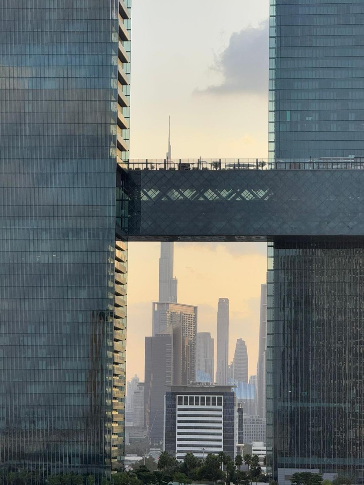 Luxury 2-bed Flat, Prime Location, Burj View & World Highest Running Track Apartment
