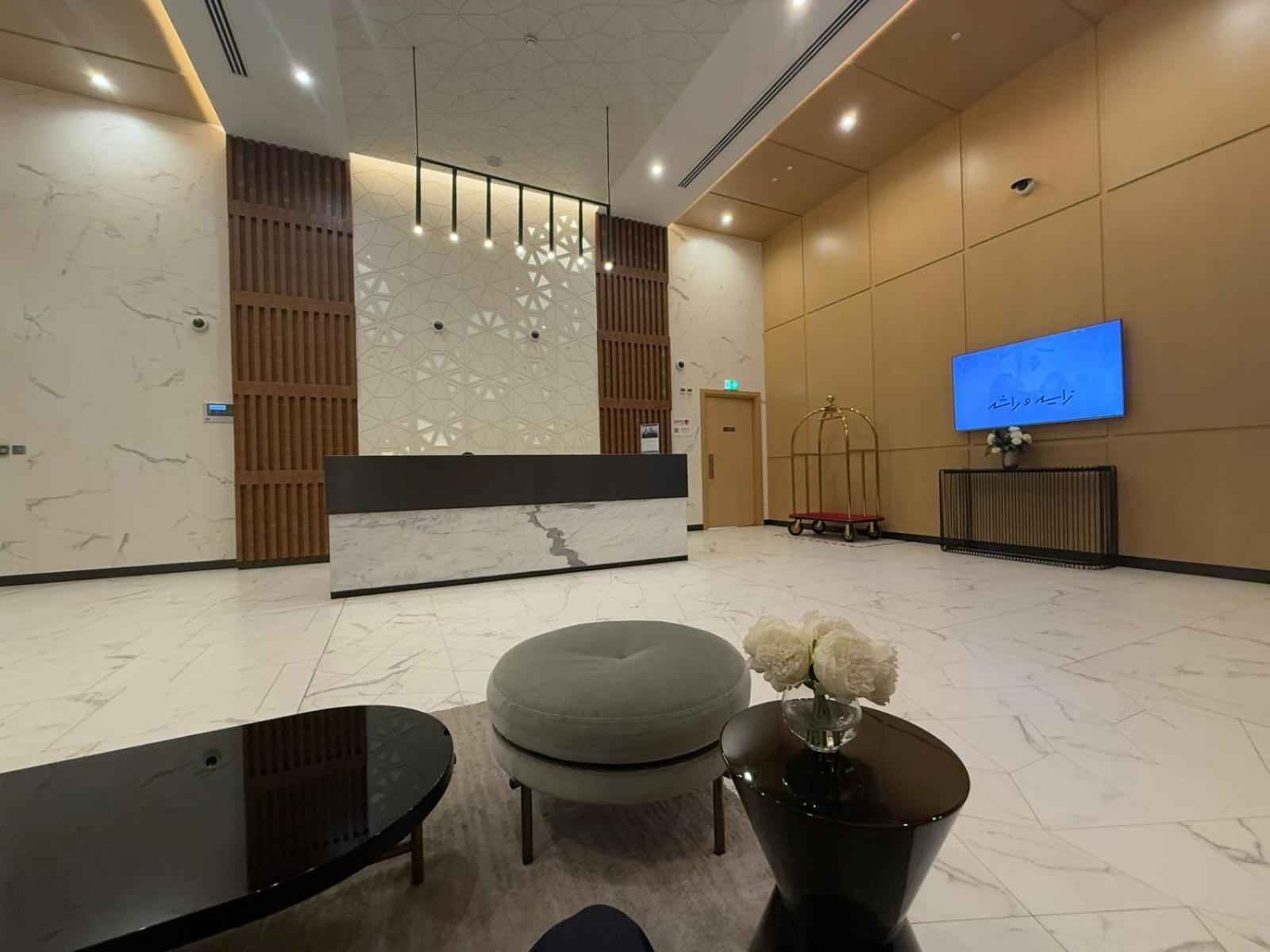 Luxury 2-bed Flat, Prime Location, Burj View & World Highest Running Track Apartment Dubai
