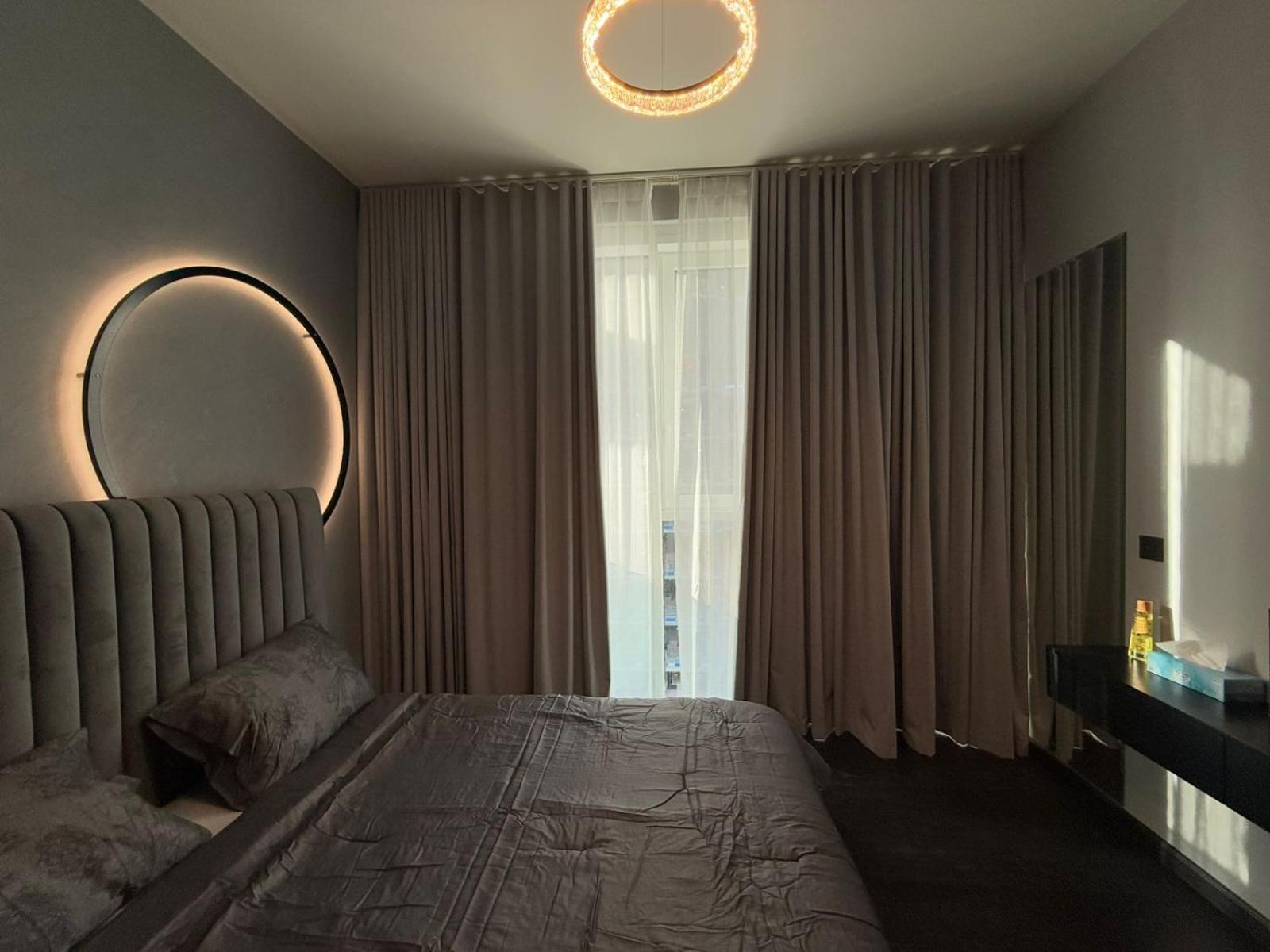 Apartment Luxury 2-bed Flat, Prime Location, Burj View & World Highest Running Track