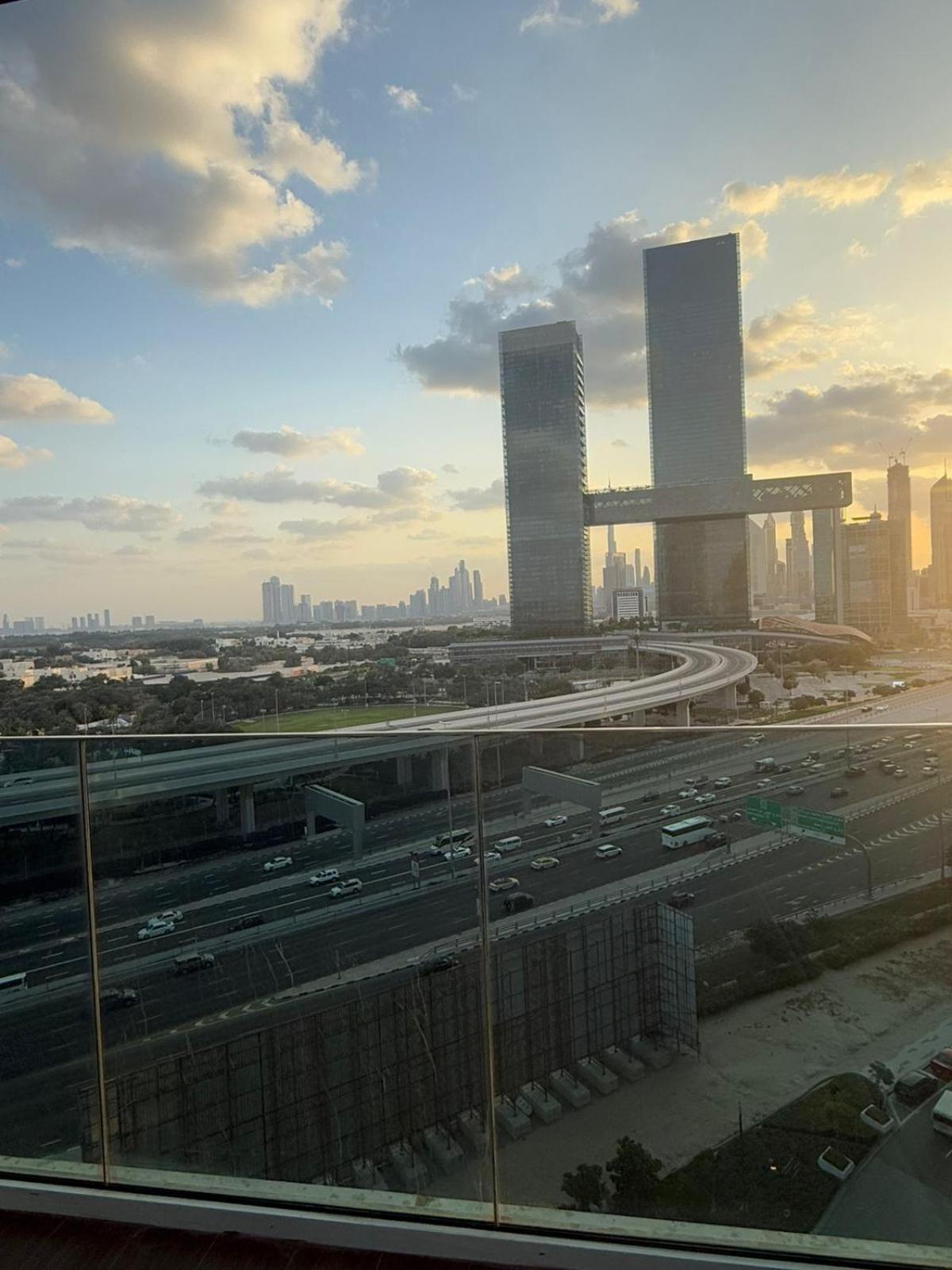 Luxury 2-bed Flat, Prime Location, Burj View & World Highest Running Track Apartment