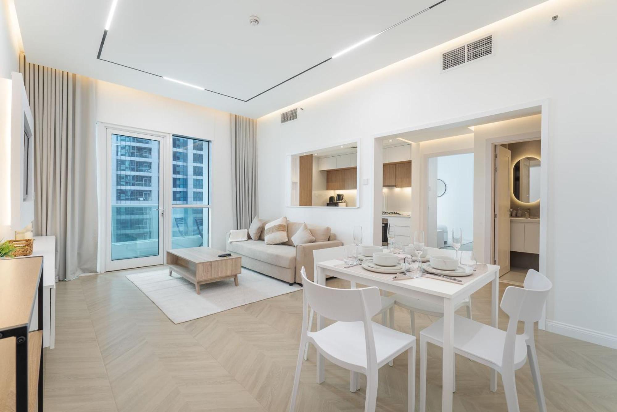 A Fabulous 1 Bedroom In Marina Pinnacle Dubai