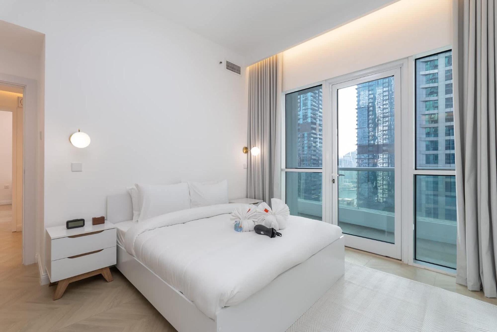 A Fabulous 1 Bedroom In Marina Pinnacle Apartment Dubai