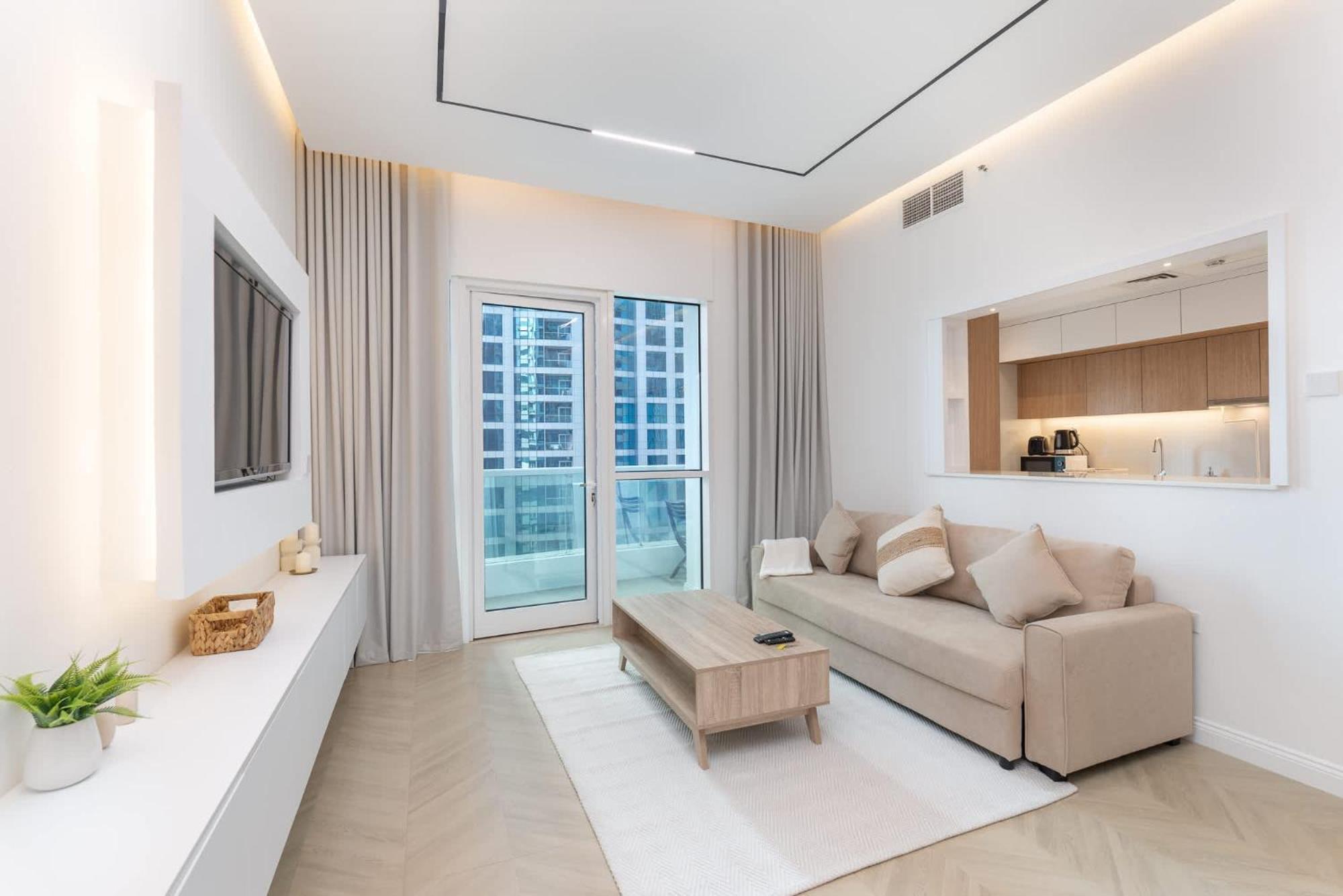A Fabulous 1 Bedroom In Marina Pinnacle Apartment *