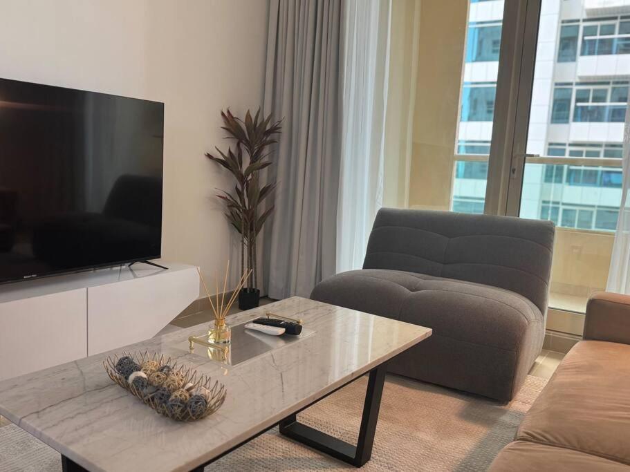 Ashri Modern Elegant Near Metro In Marina Apartment