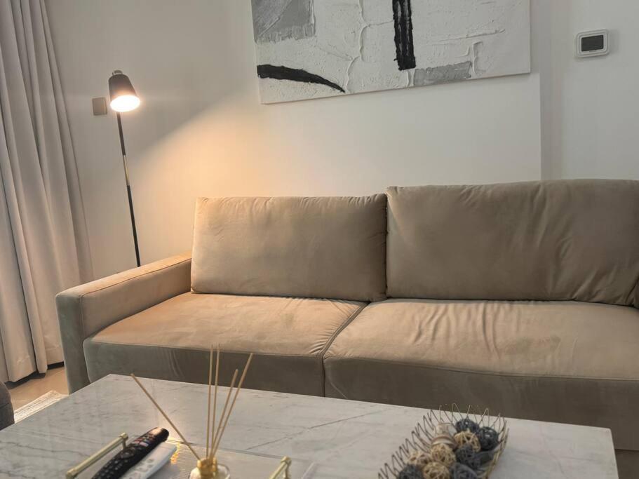 Ashri Modern Elegant Near Metro In Marina * Dubai