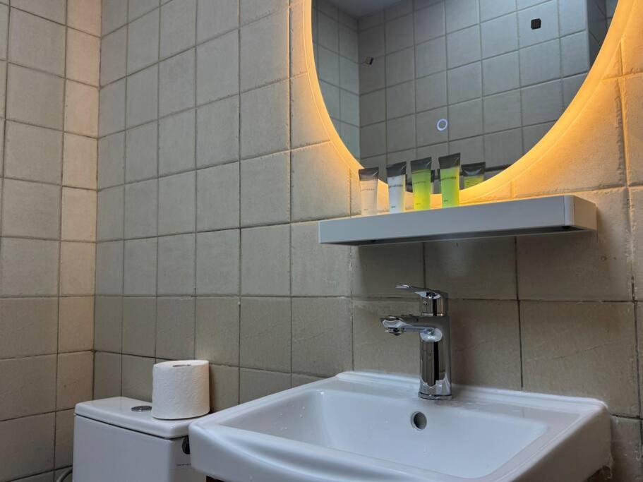 Ashri Modern Elegant Near Metro In Marina *