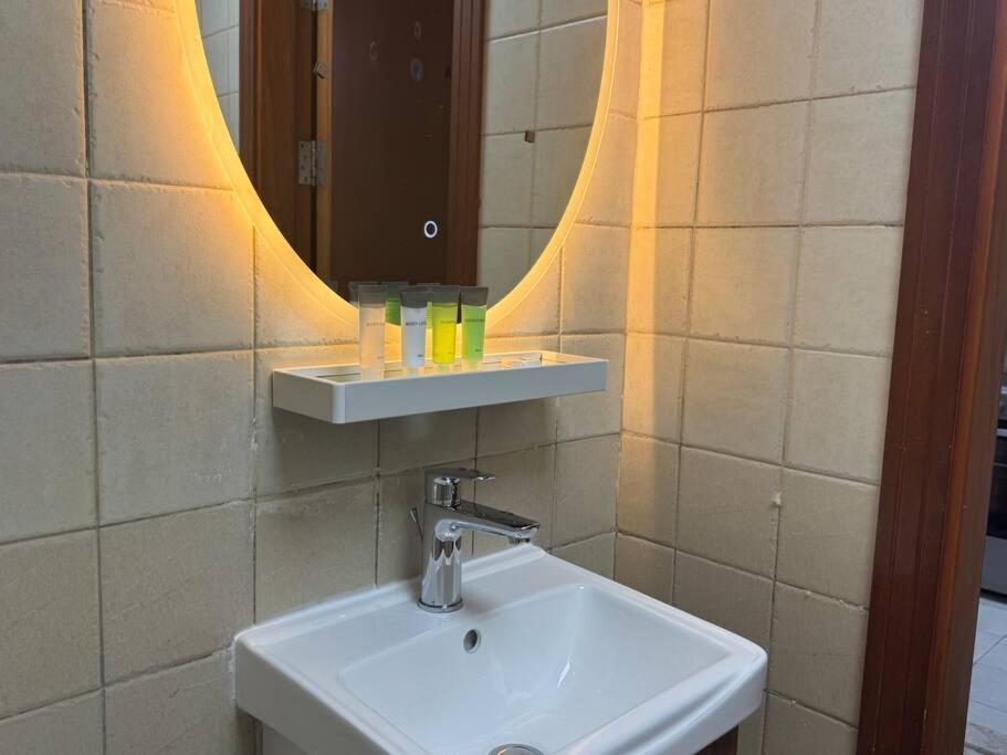 Ashri Modern Elegant Near Metro In Marina Apartment Dubai