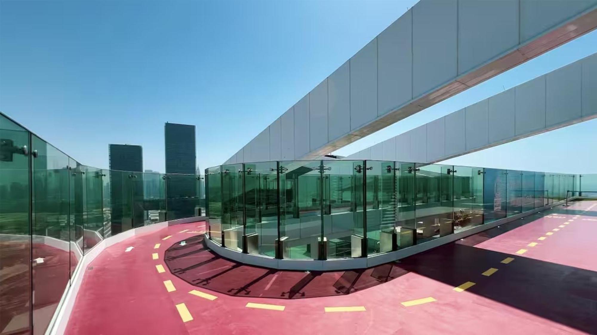 Luxury 2-bed Flat, Prime Location, Burj View & World Highest Running Track Apartment Dubai